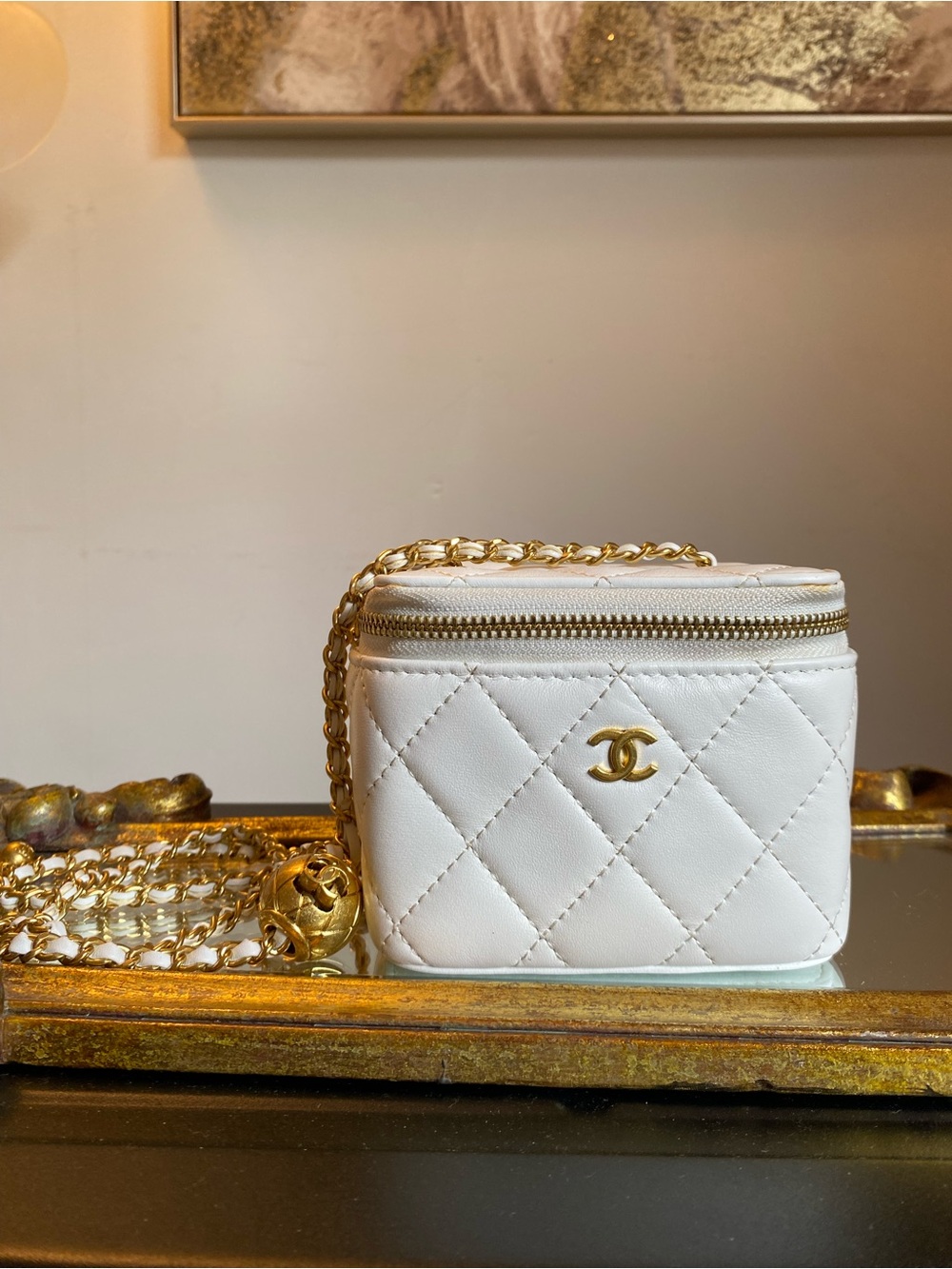 QUILTED SHOULDER BAG